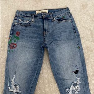 Gap best girlfriend embroidered ripped jeans